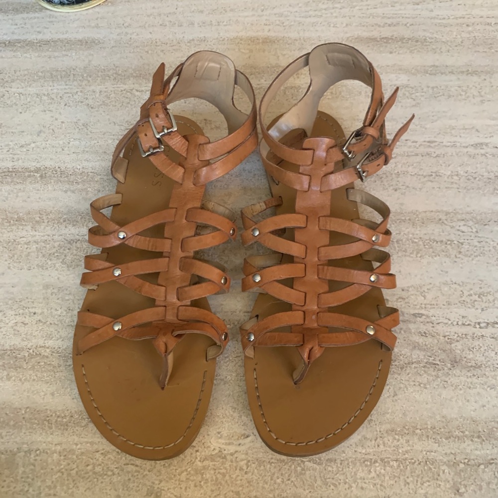 TAN SANDALS